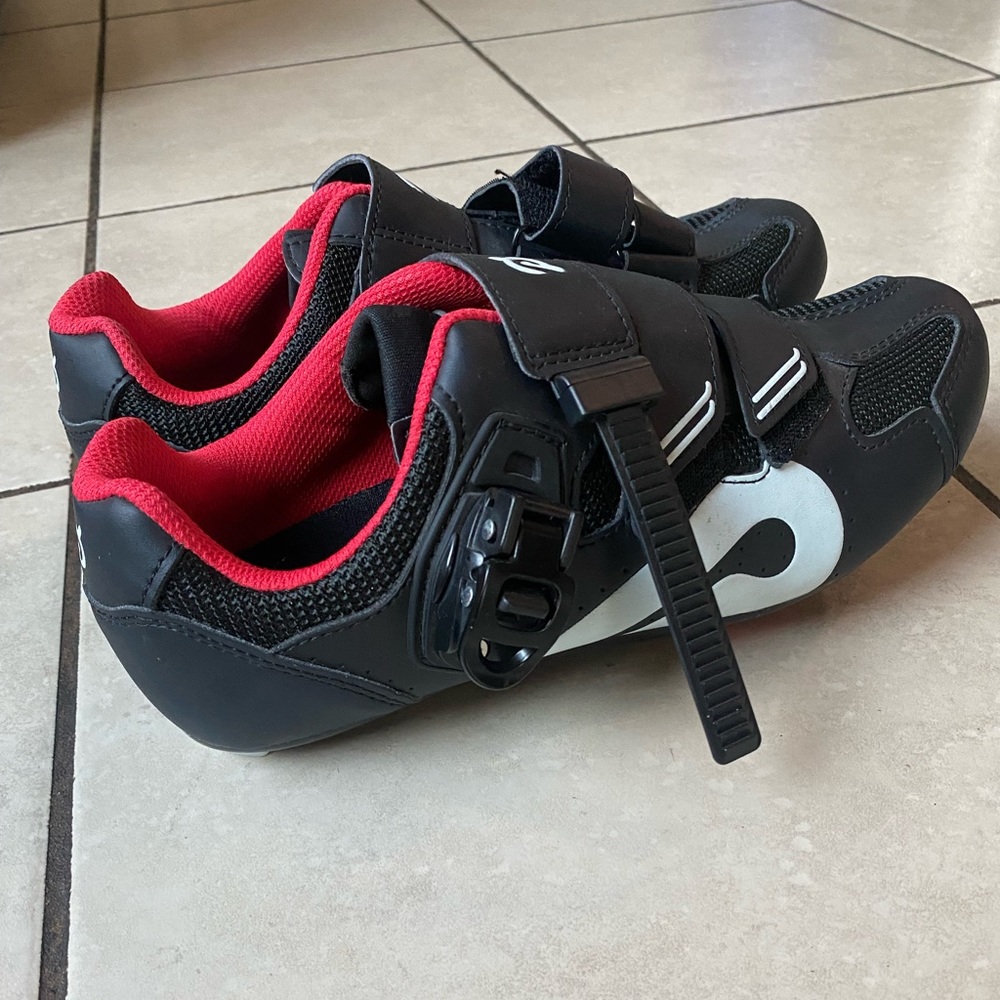 Peloton shoes size 40. Used twice only.